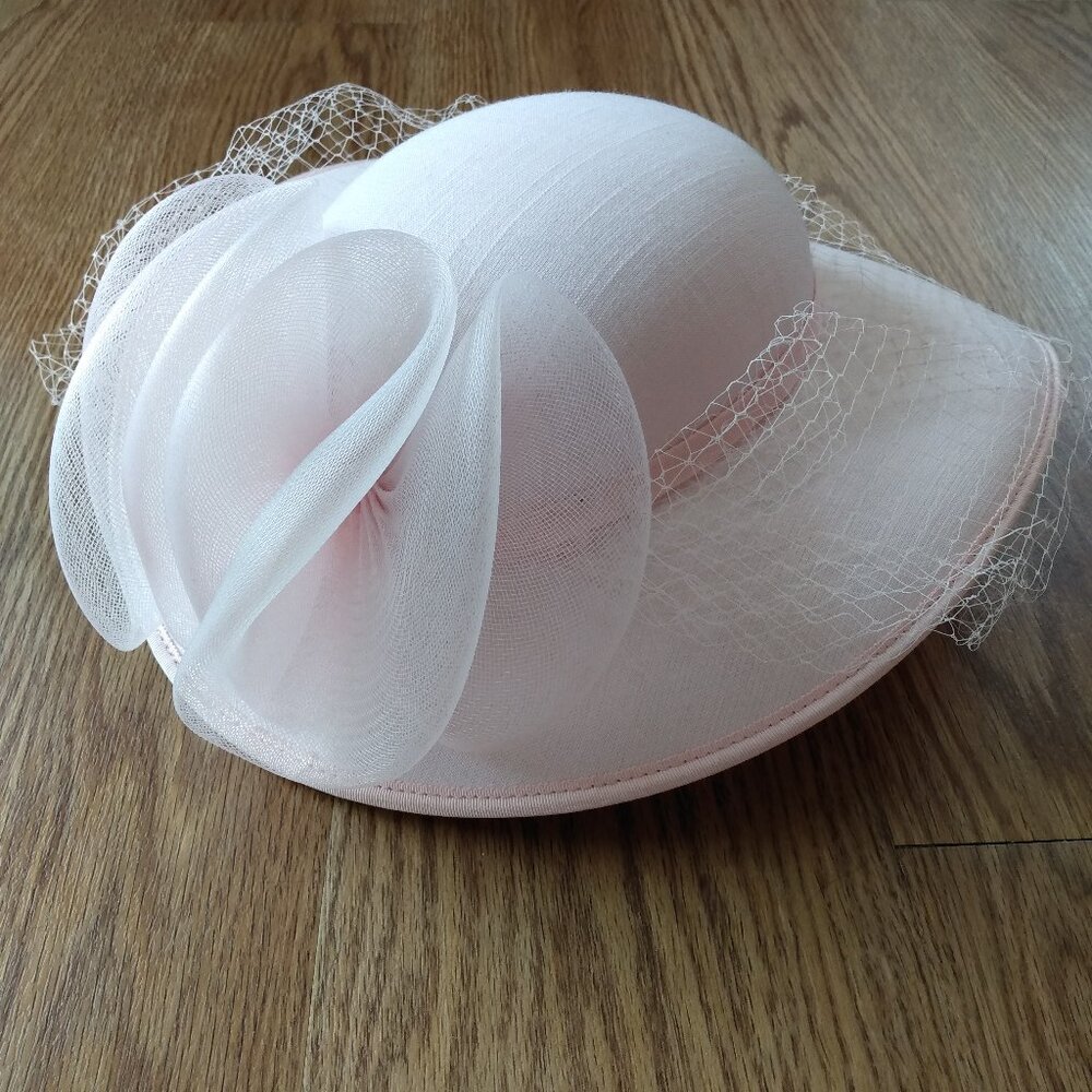 Vintage Pale Pink Hat with Mesh Bow and Net Veiling Fancy Formal Wedding